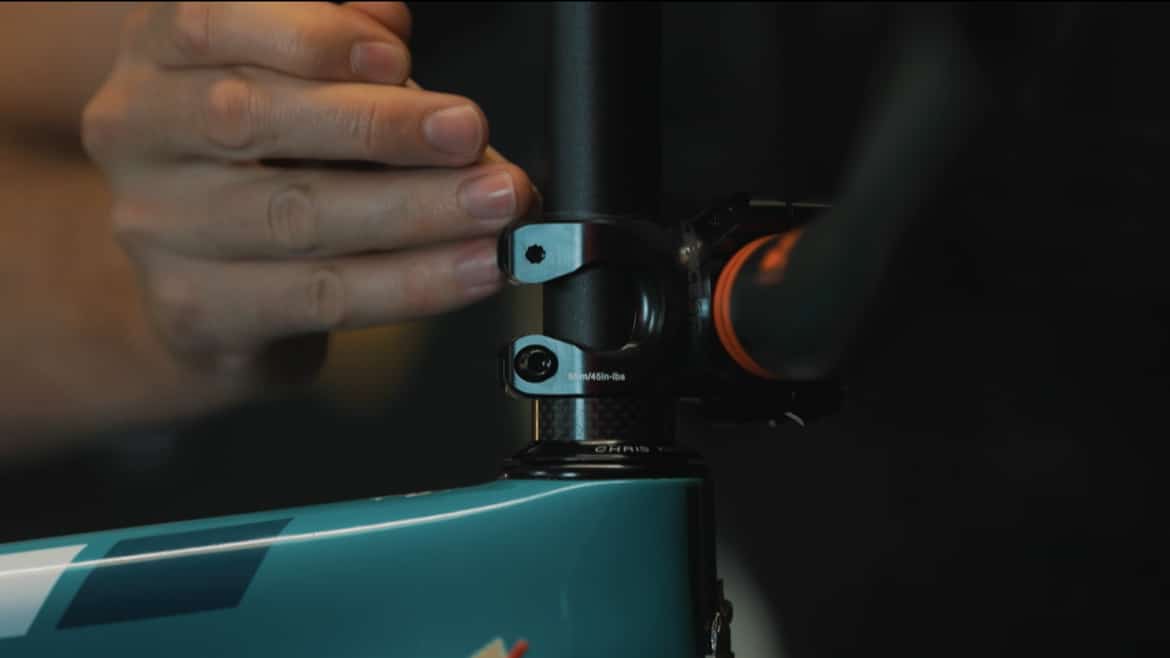 Ultimate Yeti SB5.5 MTB - cutting the fork steerer